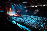 1100 de copii au cântat Domnului la Oradea Arena. Concertul caritabil „Lumină din Lumină” pentru Fundația „Mihai Neșu”