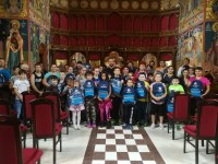 113 elevi  din Oradea se bucură de rechizite noi