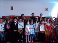 „Alice în Ţara minunilor”, pusă în scenă de elevii clasei a III-a  de la Liceul Ortodox „Episcop Roman Ciorogariu” din Oradea