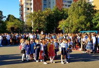 Bucuria începutului de an școlar la  Liceul Ortodox „Episcop Roman Ciorogariu” din  Oradea