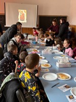 Cateheză prin cuvânt și faptă: activități pentru copii și tineri în viața Parohiei Tinăud