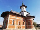 Chiriarhul Oradiei a oficiat prima slujbă  în noua biserică „Buna Vestire” din enoria Nojorid II