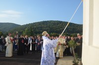 Chiriarhul Oradiei a târnosit  biserica Nașterea Maicii Domnului de la Mănăstirea Voivozi