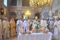 Doi ierarhi au liturghisit in Catedrala din Giula