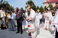 Două monumente sfințite în Parohia Săbolciu de un sobor de ierarhi