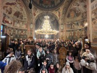 Duminica celor zece leproși la Mănăstirea Sfintei Cruci. Recunoștința, antidotul unei lumi răsfățate