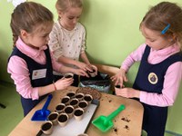 Grădina cu povești... la Liceul Ortodox din Oradea