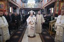 Liturghie arhierească în municipiul Beiuș. „Cina este aici!” – Chemarea lui Emanuel în Duminica Sfinților Strămoși