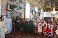 Liturghie arhierească și binecuvântarea noii case parohiale  în Parohia Ghighişeni