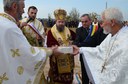 Liturghie arhierească şi piatră de temelie pentru o nouă biserică în parohia Brădet