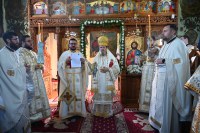 Liturghisire arhierească în Parohia Cărănzel, Protopopiatul Tinca. Iisus Hristos – Domnul Milei și Mielul lui Dumnezeu