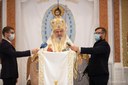 PF Daniel la Catedrala Oradiei: Când biserica este plină, comunitatea ia forma de cruce îndreptată spre Înviere