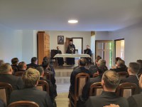 Preoții din cele patru protopopiate din Eparhia Oradiei reuniți în conferințe
