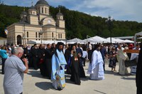 Sărbătoarea Adormirii Maicii Domnului la Mănăstirea Izbuc,  o zi lină de Paști la finele verii