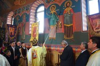 Sfințire de pictură și Liturghie arhierească în Parohia Rohani