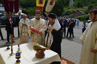 Sfințire de placă comemorativă în cinstea Episcopului martir Nicolae Popovici al Oradiei în Țara Beiușului