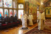 Slujire arhierească în paraclisul de la Reședința Episcopală din Oradea în Duminica a doua după Paşti
